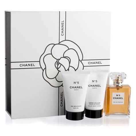 no.5 chanel paris|Chanel no 5 gift set.